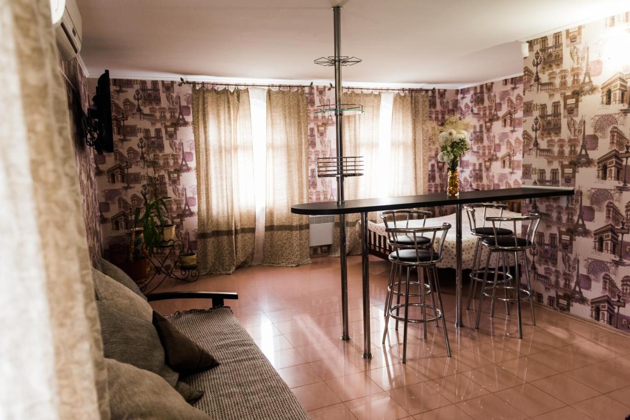 Golden Park Apartments Umanʼ Εξωτερικό φωτογραφία