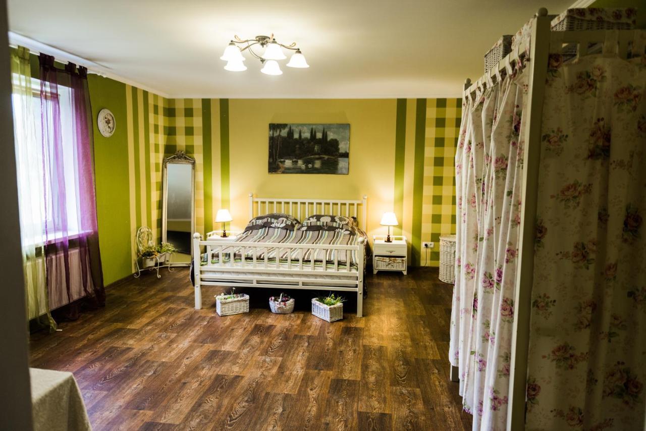 Golden Park Apartments Umanʼ Εξωτερικό φωτογραφία