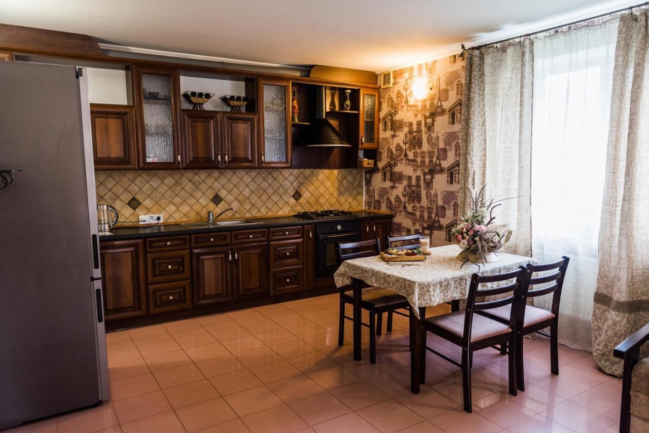Golden Park Apartments Umanʼ Εξωτερικό φωτογραφία