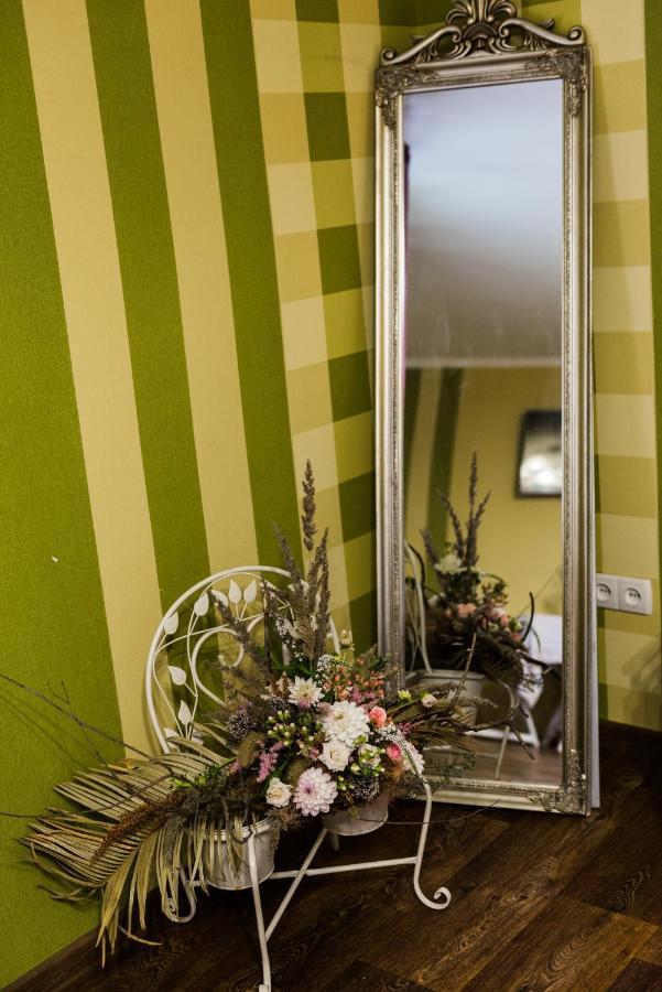 Golden Park Apartments Umanʼ Εξωτερικό φωτογραφία