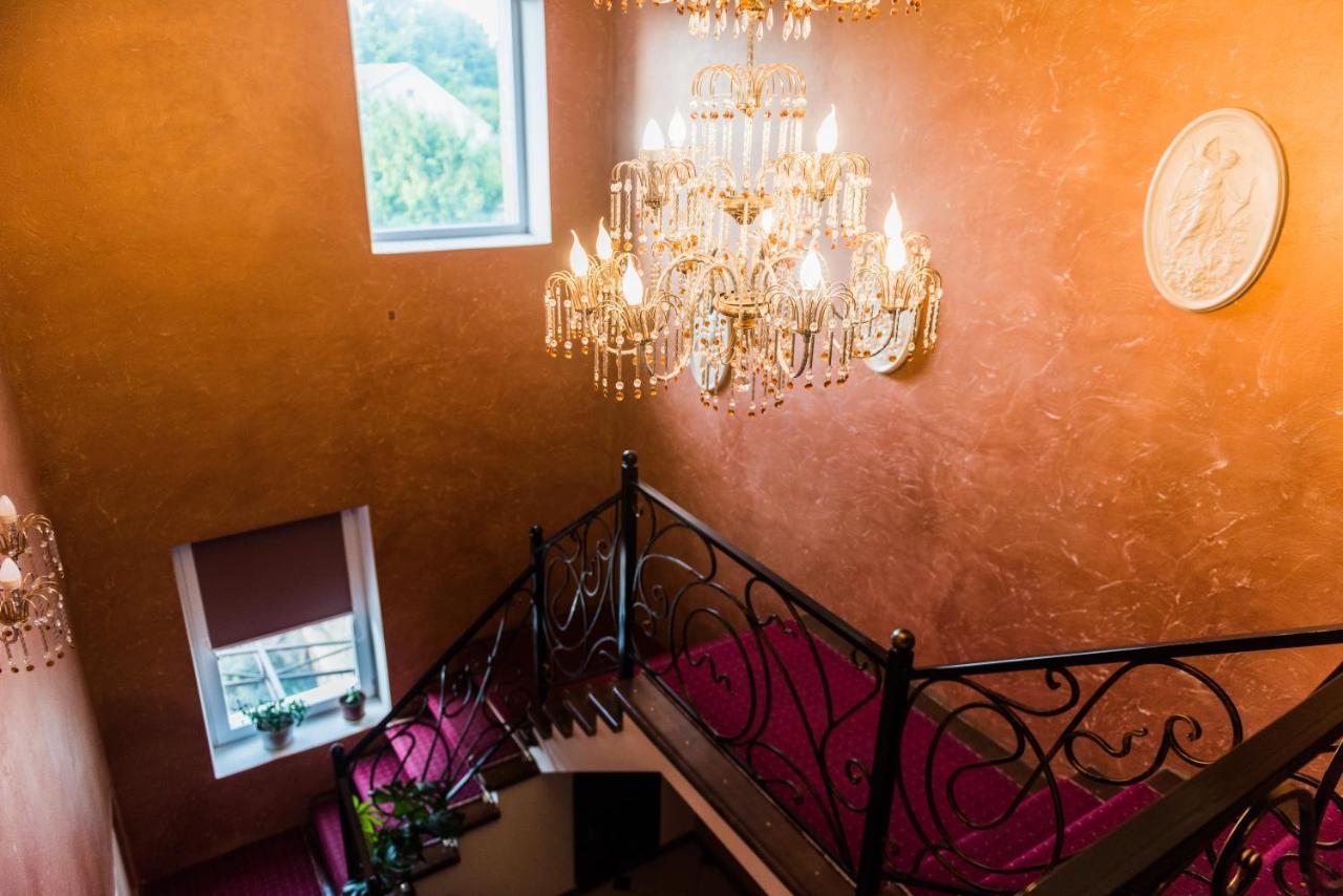 Golden Park Apartments Umanʼ Εξωτερικό φωτογραφία