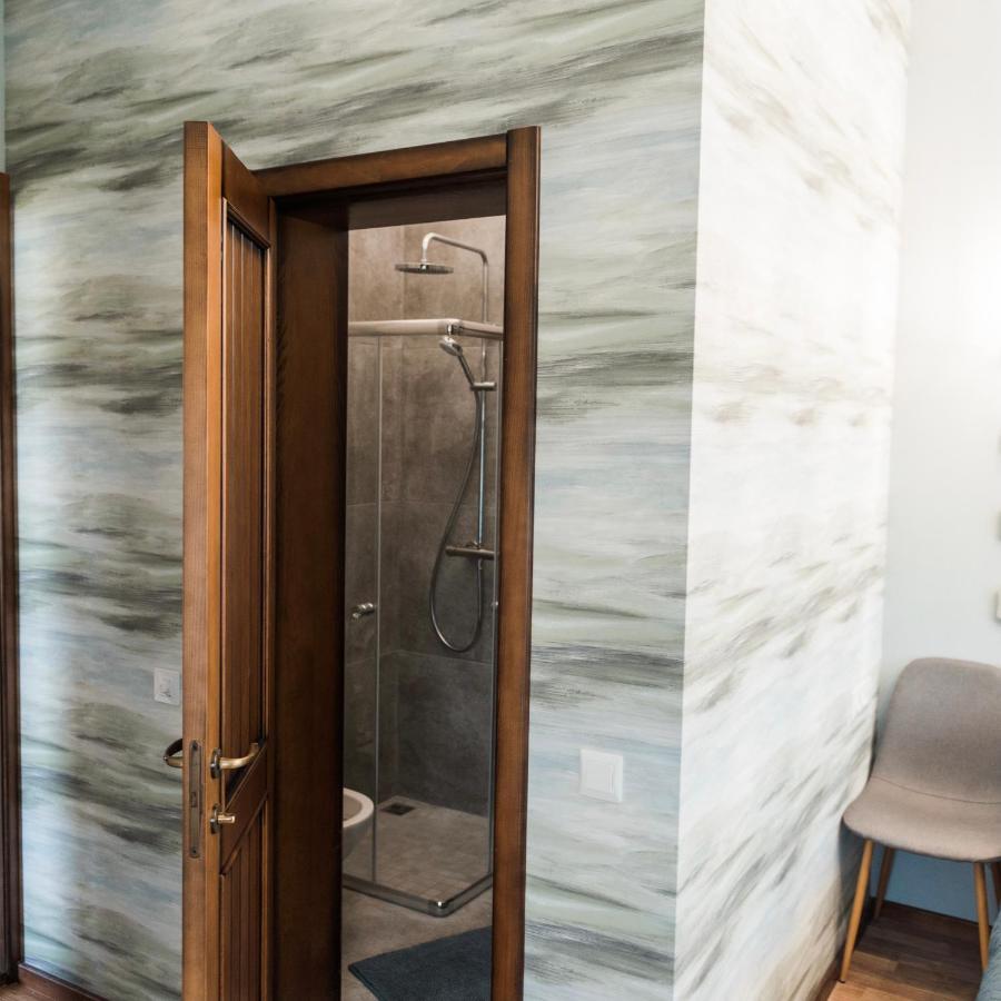 Golden Park Apartments Umanʼ Εξωτερικό φωτογραφία