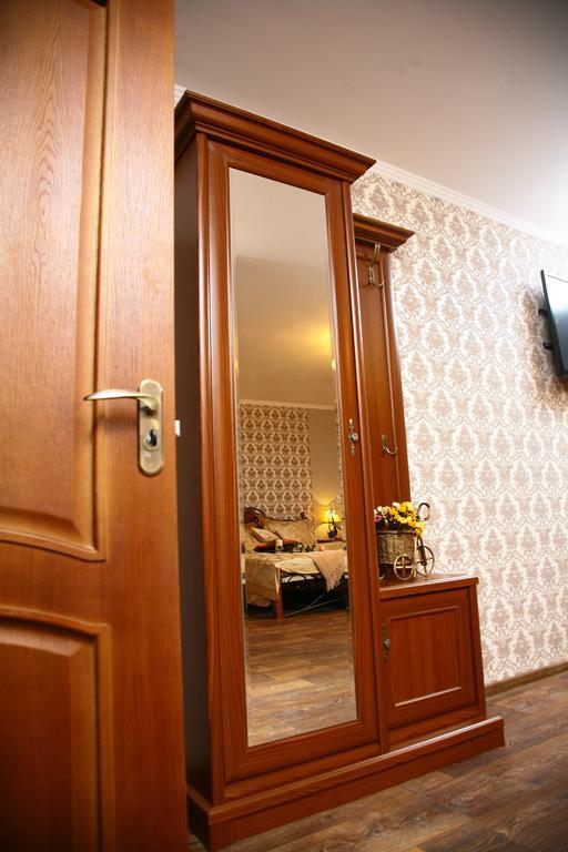 Golden Park Apartments Umanʼ Εξωτερικό φωτογραφία