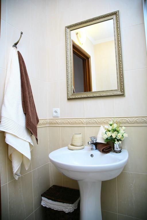 Golden Park Apartments Umanʼ Εξωτερικό φωτογραφία